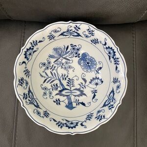 Vintage Blue Danube Blue Onion 9" Round Large Serving Bowl Made in Japan